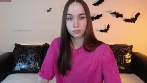 Snapshot of foxxy_girl_ chatting on 11/20/25, 04:34 andice online show from 11/20/25, 04:34