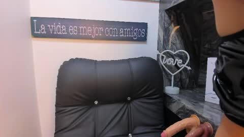 Snapshot of foxy_aleja chatting on 05/30/26, 11:07 foxy_aleja online show from 05/30/26, 11:07
