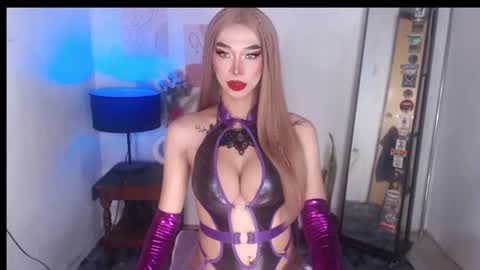 Snapshot of foxy_goddess chatting on 10/26/25, 12:27 foxy_goddess online show from 10/26/25, 12:27