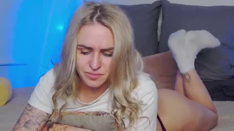 Foxy Kimmi online show from 04/11/26, 06:51