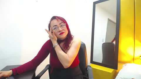 Foxy miilf online show from 12/22/25, 01:08