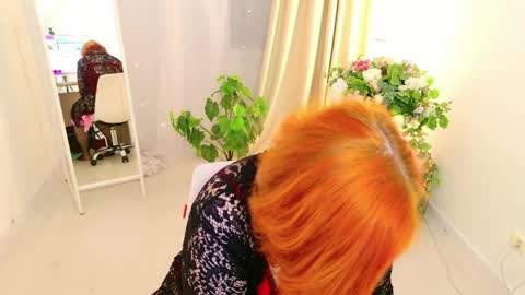 Snapshot of foxy_queeen chatting on 04/14/26, 06:08 Lola online show from 04/14/26, 06:08