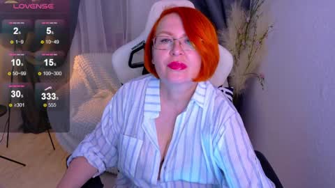 Snapshot of foxy_queeen chatting on 05/06/26, 06:19 Lola online show from 05/06/26, 06:19
