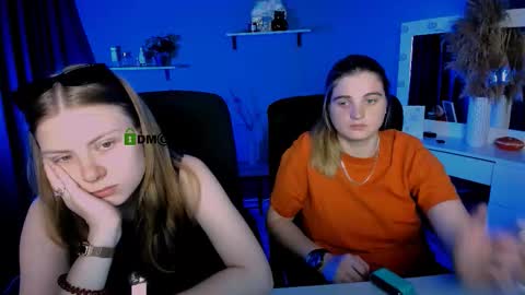 Snapshot of foxy_tease_ chatting on 09/20/25, 07:04 foxy_tease_ online show from 09/20/25, 07:04
