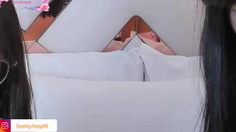 FOXY AND BUNNY online show from 11/04/25, 11:37