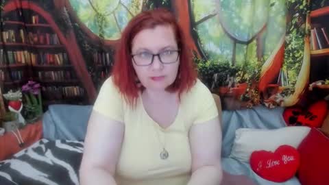 Snapshot of foxydesiree chatting on 05/31/26, 08:32 foxydesiree online show from 05/31/26, 08:32