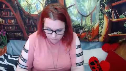Snapshot of foxydesiree chatting on 06/06/26, 07:46 foxydesiree online show from 06/06/26, 07:46