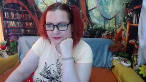 Snapshot of foxydesiree chatting on 06/08/26, 03:01 foxydesiree online show from 06/08/26, 03:01
