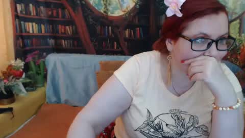Snapshot of foxydesiree chatting on 06/18/26, 05:17 foxydesiree online show from 06/18/26, 05:17