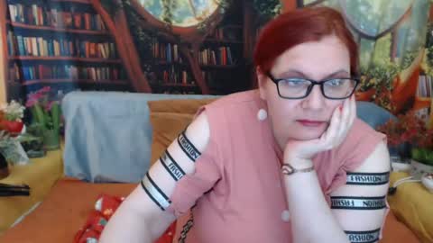 Snapshot of foxydesiree chatting on 06/20/26, 03:59 foxydesiree online show from 06/20/26, 03:59