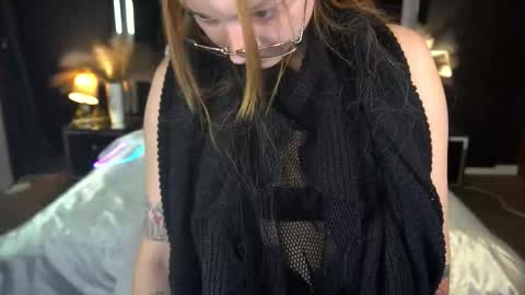 Maya online show from 11/12/25, 02:39