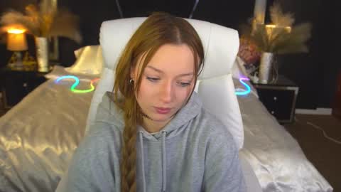 Maya online show from 11/30/25, 07:34