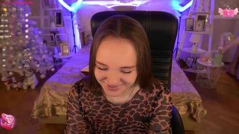 Snapshot of foxyshyyy chatting on 12/04/24, 10:57 Inna  online show from 12/04/24, 10:57