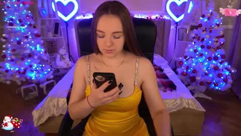 Snapshot of foxyshyyy chatting on 12/25/24, 06:41 Inna  online show from 12/25/24, 06:41