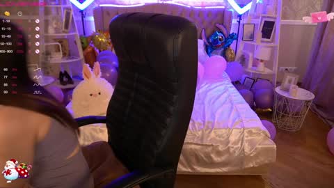 Snapshot of foxyshyyy chatting on 01/22/25, 10:07 Inna  online show from 01/22/25, 10:07