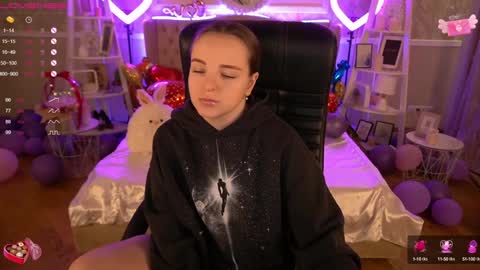 Snapshot of foxyshyyy chatting on 02/07/25, 12:50 Inna  online show from 02/07/25, 12:50