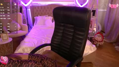 Snapshot of foxyshyyy chatting on 03/08/25, 07:05 Inna  online show from 03/08/25, 07:05