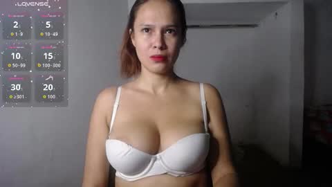 Snapshot of foxysweet08 chatting on 01/17/26, 04:17 Dulce online show from 01/17/26, 04:17