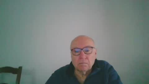 Snapshot of fra94 chatting on 01/15/25, 02:13 fra94 online show from 01/15/25, 02:13