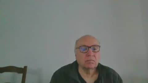 Snapshot of fra94 chatting on 02/15/25, 12:43 fra94 online show from 02/15/25, 12:43