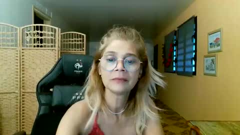 francelune online show from 04/24/26, 01:57