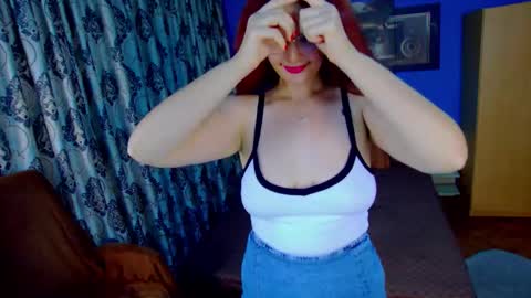 Snapshot of francesca_evanss chatting on 10/22/25, 10:53 Francesca -  online show from 10/22/25, 10:53