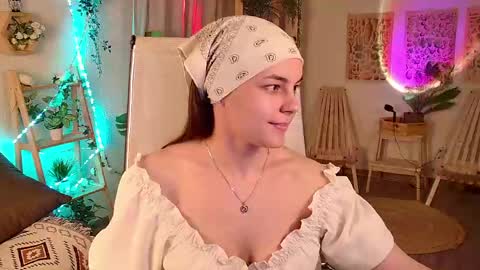 Snapshot of francescacavaliere chatting on 05/16/26, 10:36 Francesca online show from 05/16/26, 10:36