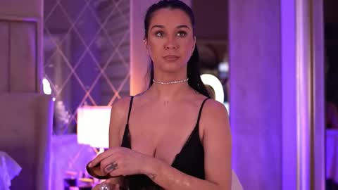 francescadante online show from 02/18/26, 08:10