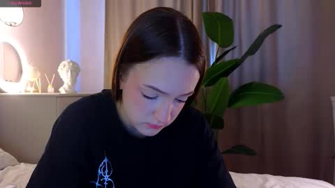 Marybrown eye Katy gray eye online show from 03/03/26, 06:19