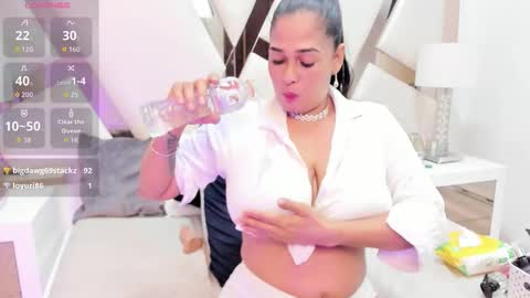 Snapshot of franchescaa chatting on 10/19/25, 12:50 Victoria Franchesca online show from 10/19/25, 12:50