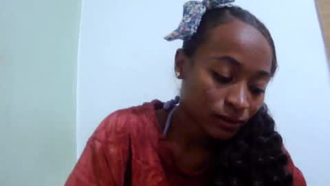 Snapshot of francine925426 chatting on 06/19/26, 08:23 francine925426 online show from 06/19/26, 08:23