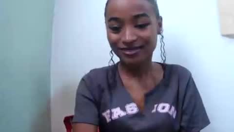 Snapshot of francine925426 chatting on 07/05/26, 06:31 francine925426 online show from 07/05/26, 06:31