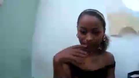 Snapshot of francine925426 chatting on 07/16/26, 06:41 francine925426 online show from 07/16/26, 06:41