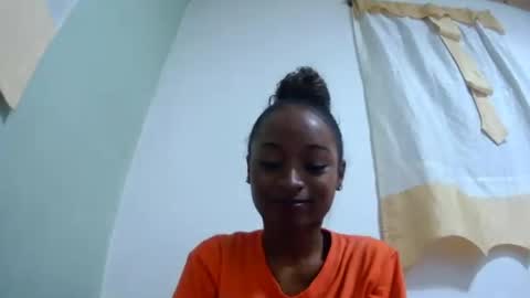 Snapshot of francine925426 chatting on 07/26/26, 04:14 francine925426 online show from 07/26/26, 04:14
