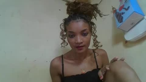 Snapshot of francinoli chatting on 05/11/26, 02:45 Francinoli online show from 05/11/26, 02:45