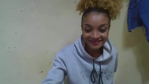 Snapshot of francinoli chatting on 05/13/26, 03:59 Francinoli online show from 05/13/26, 03:59