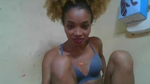 Snapshot of francinoli chatting on 05/14/26, 04:19 Francinoli online show from 05/14/26, 04:19