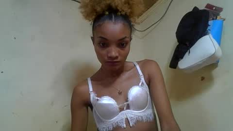 Snapshot of francinoli chatting on 05/20/26, 04:51 Francinoli online show from 05/20/26, 04:51