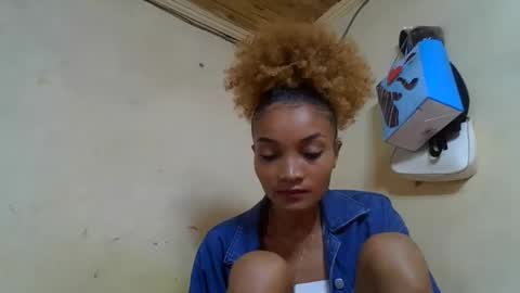 Snapshot of francinoli chatting on 05/22/26, 06:02 Francinoli online show from 05/22/26, 06:02