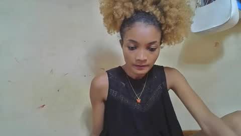 Snapshot of francinoli chatting on 05/25/26, 07:53 Francinoli online show from 05/25/26, 07:53