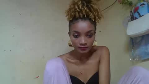 Snapshot of francinoli chatting on 05/31/26, 09:16 Francinoli online show from 05/31/26, 09:16