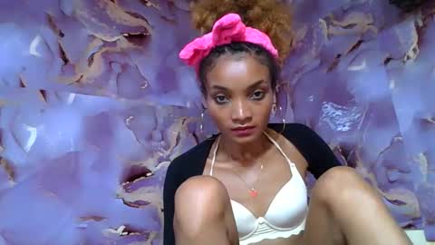 Snapshot of francinoli chatting on 06/05/26, 10:15 Francinoli online show from 06/05/26, 10:15