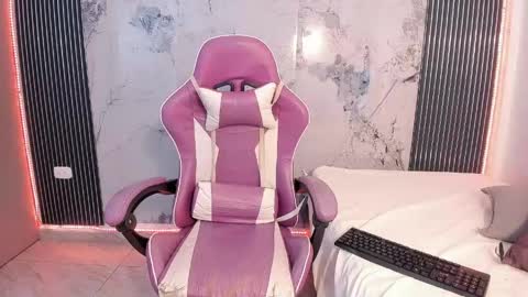 Laura online show from 06/04/26, 07:31