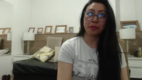 Snapshot of francisca_vera chatting on 05/16/26, 09:24 francisca_vera online show from 05/16/26, 09:24