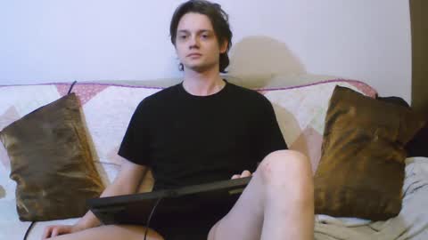 Snapshot of francisgray chatting on 04/05/26, 04:26 Frank online show from 04/05/26, 04:26