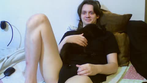Snapshot of francisgray chatting on 04/08/26, 03:34 Frank online show from 04/08/26, 03:34