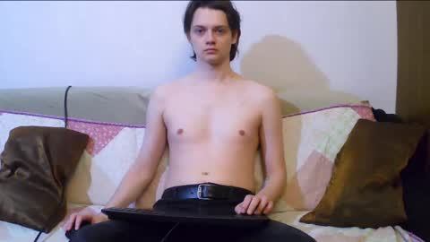 Snapshot of francisgray chatting on 04/12/26, 03:50 Frank online show from 04/12/26, 03:50