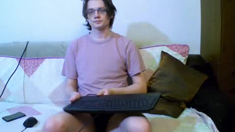 Snapshot of francisgray chatting on 04/14/26, 04:46 Frank online show from 04/14/26, 04:46