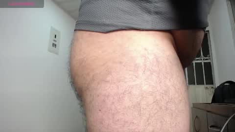Snapshot of francoisroy chatting on 06/06/26, 02:27 Juan online show from 06/06/26, 02:27