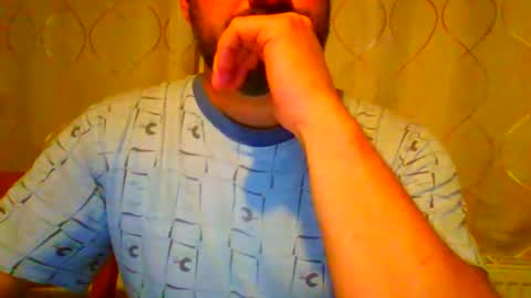 Snapshot of frank84848 chatting on 09/29/25, 08:02 Frank online show from 09/29/25, 08:02